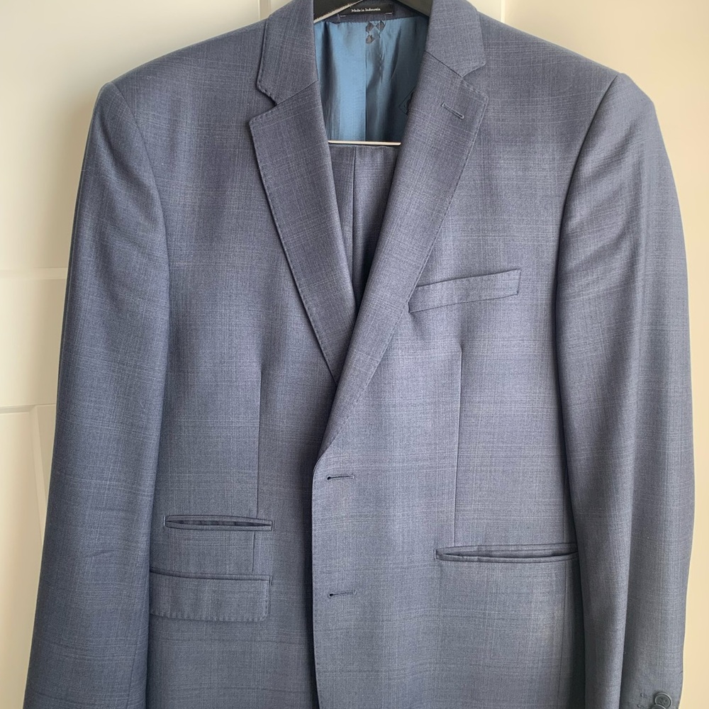 Men's Vince Camuto plaid suit 42R